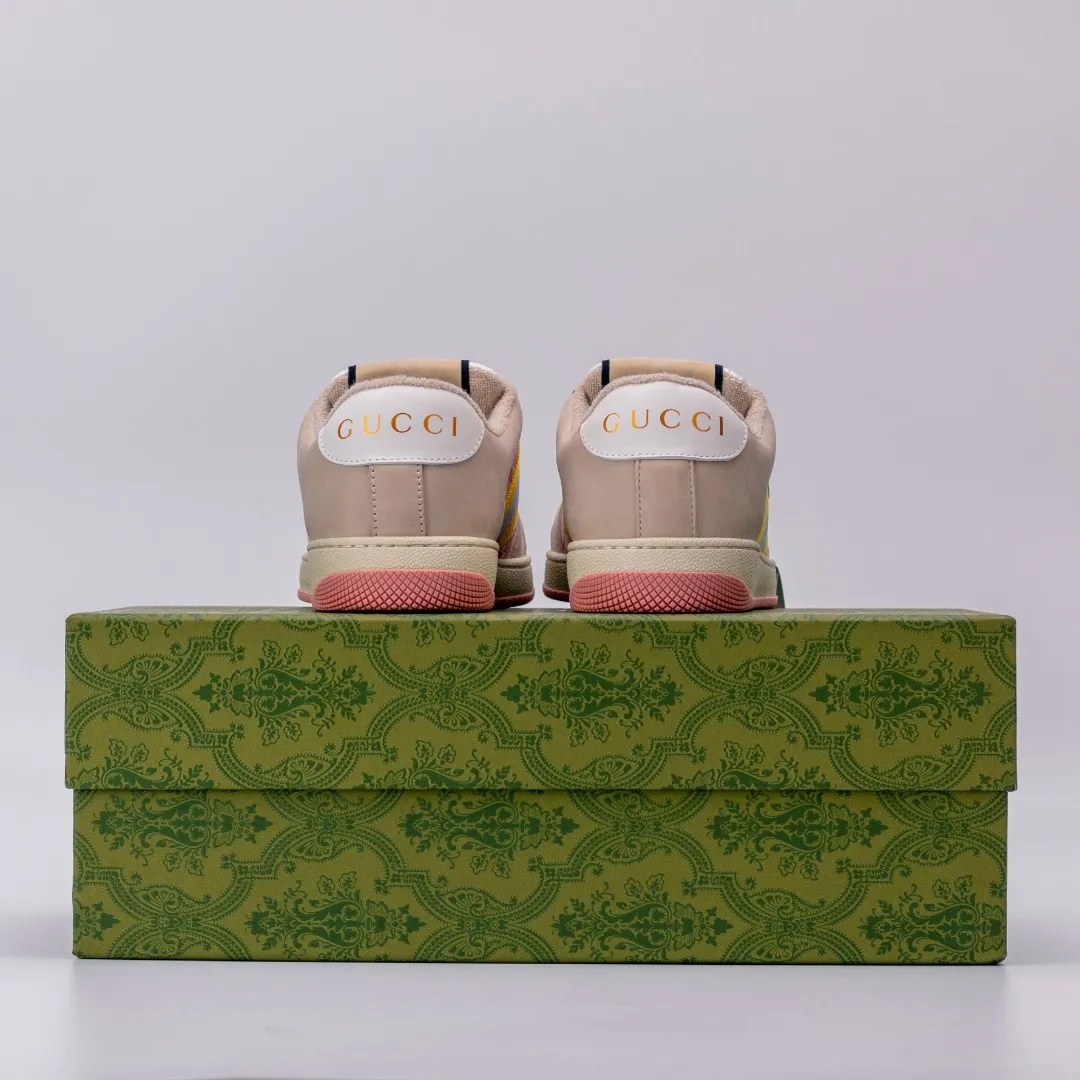 Factory price 580 [Higher version] GUCCI casual sports distressed small dirty shoes, polished cowhide fabric, hand-made distressed effect!  Original terry cloth, delicate, soft, comfortable and breathable. Privately molded steel-stamped two-color original TPU outsole (lower layer is wider, upper layer is narrower) to differentiate the wrong version of the outsole in the market. Fabric, material, outsole, detail comparison SIZE: 34-41, 38-45 regular size (women's 34, 41, men's 38, 45 customized, non-returnable and non-exchangeable) (women's colors and men's models need to be customized)